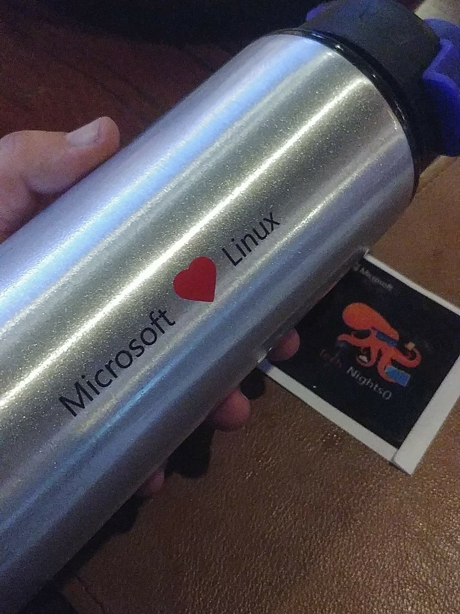 kerosut's tweet image. Me gané un premio en la tercera #TechNights de @MSFTChile