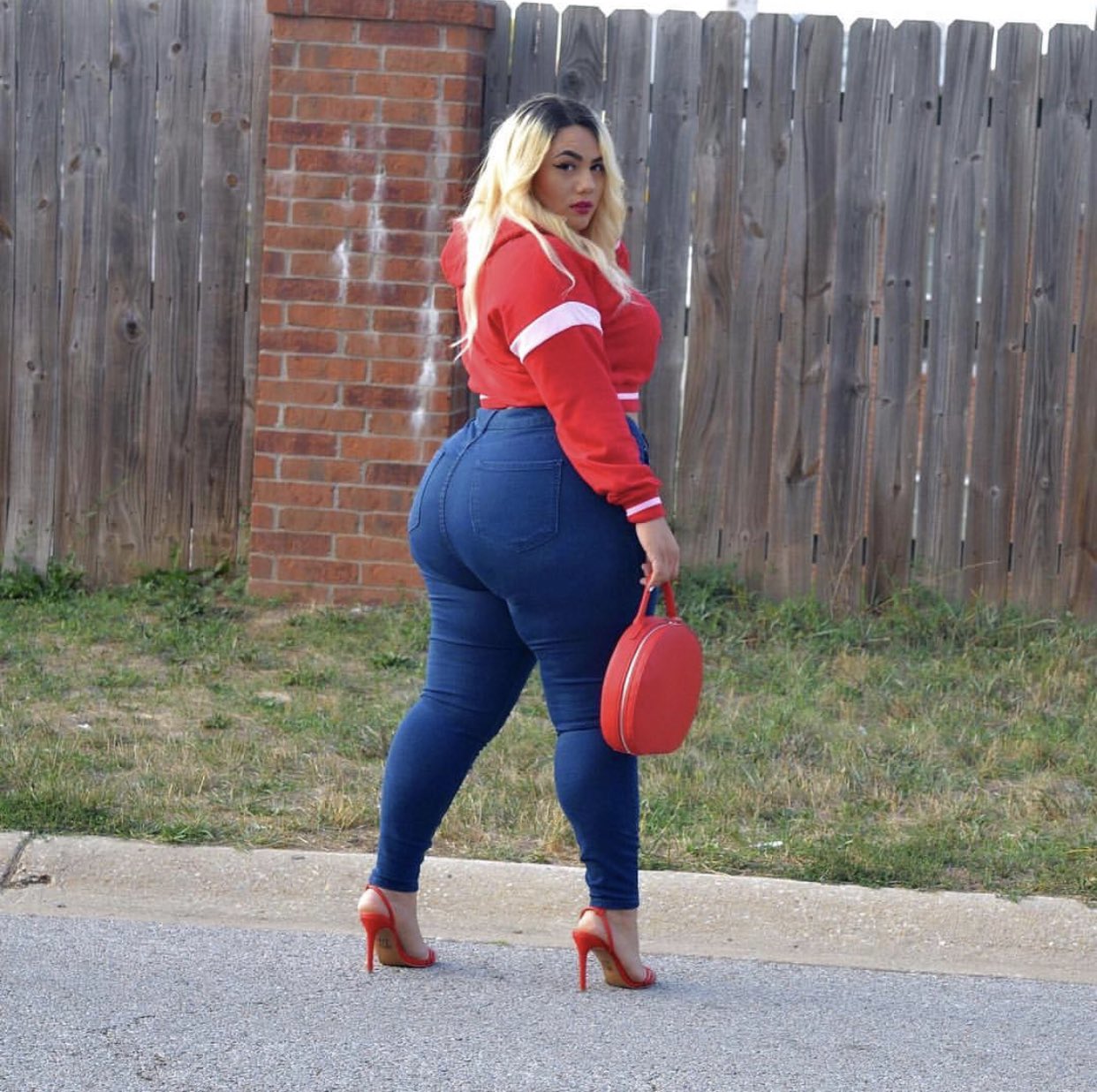 Jovae Nicole on X: 💯 👆🏼Be Proud Of Who You Are And Not Ashamed Of How  Someone Else Sees You🔥💪🏼 t.coABSxtcmj9u  X