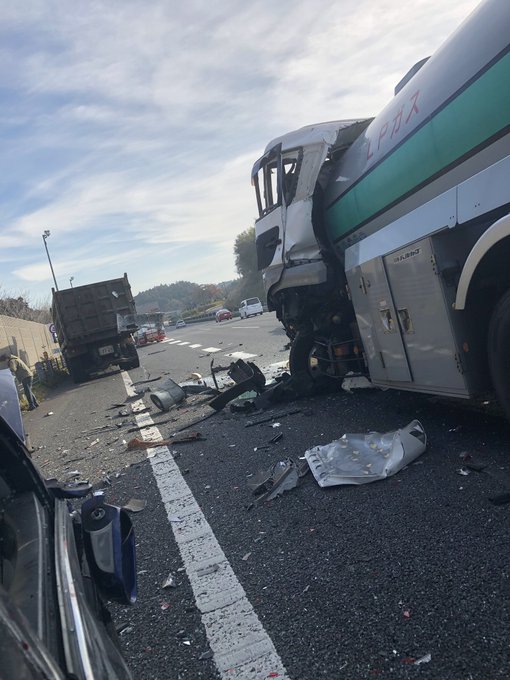 閲覧注意 東関東道で車4台が絡む事故 佐倉ic出口付近 当事者が現地でツイート まとめダネ