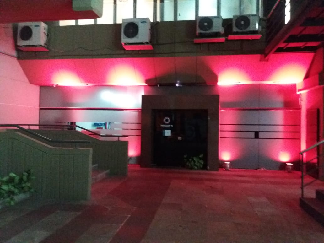 Miticpy's tweet photo. El 25 de noviembre se conmemora el día internacional de la eliminación de la violencia hacia la mujer. Desde el #Miticpy nos sumamos con las luces de color naranja al trabajo que realiza el @minmujerpy en defensa de las mujeres. #Bastadeviolenciahacialasmujeres https://t.co/O8kYfGq87x