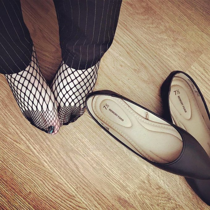 Because who doesn&rsquo;t Love fishnet socks&hellip; Grin https://t.co/BrnVNvDq86<a href="/tag/smokingfetish"class="tags"><span>#smokingfetish</span></a><a href="/tag/humanashtray"class="tags"><span>#humanashtray</span></a><a href="/tag/eatmyashes"class="tags"><span>#eatmyashes</span></a><a href="/tag/mistressgomorahh"class="tags"><span>#mistressgomorahh</span></a>