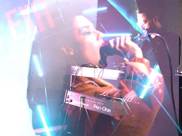 skintownmusic's tweet photo. 📸 @DAMNITKARLTON https://t.co/d0JLZz9mPB