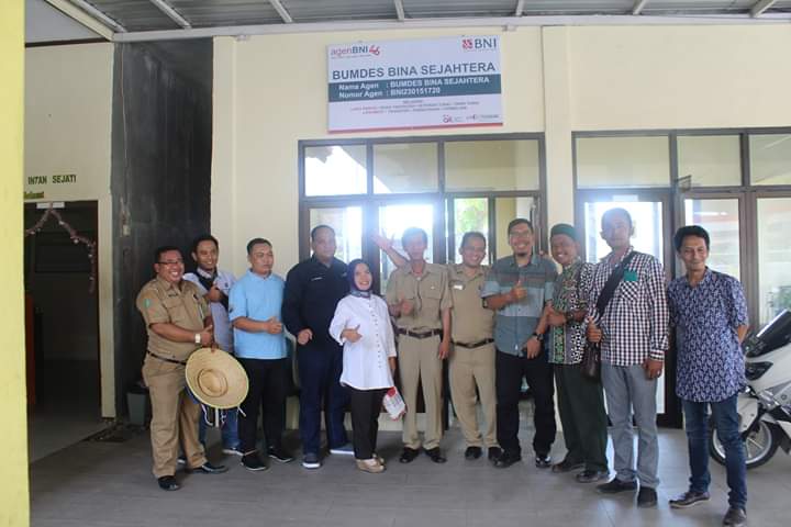 tppkecbalbend's tweet photo. Kunjungan Tim Kemendesa ke desa suwaluh dan watesari kec balongbendo, penerima bantuan modal BUMDes tahun 2017.
#TPPIJawaTimur
#Tppdelta
@EkoSandjojo
@AhmadErani 
@taufikmadjid71 
@fachrilabalado
@DewantoAndry
@kpw4jatim
@P3MDSidoarjoKab 
@ululazmishona
@irfan_11 
@MohNasrul5 https://t.co/dAQMp3SVL6