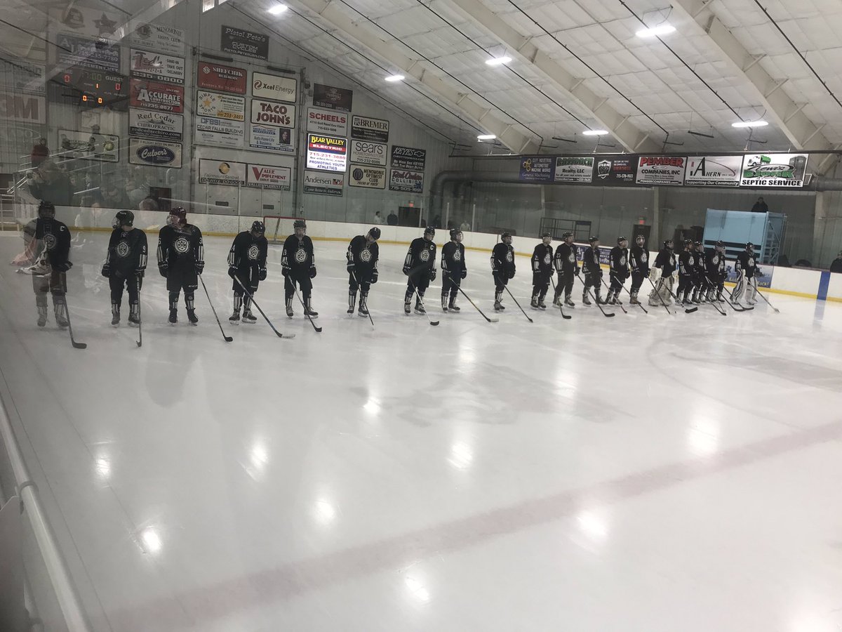 weareRAMHockey's tweet photo. All lined up and ready to lock horns. #letsgoRAM #RAMhockey #weareRAM https://t.co/YgnURrWDTS