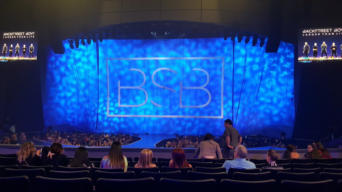KimBerry_1225's tweet photo. This group headed to @backstreetboys #DNATOUR2019 in Atlanta August 2019!!  #VEGAS2017 https://t.co/ubwLJaMH3d
