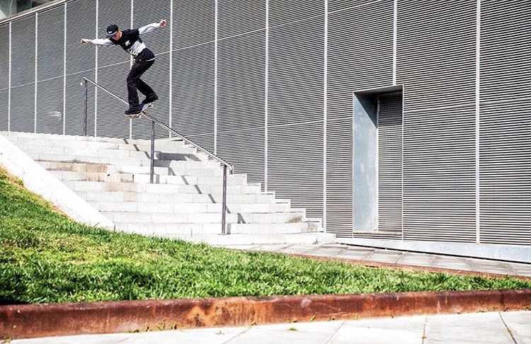 Paul Hart lettin' loose in Barcelona #Globebrand | Photo: Fabien Ponsaro