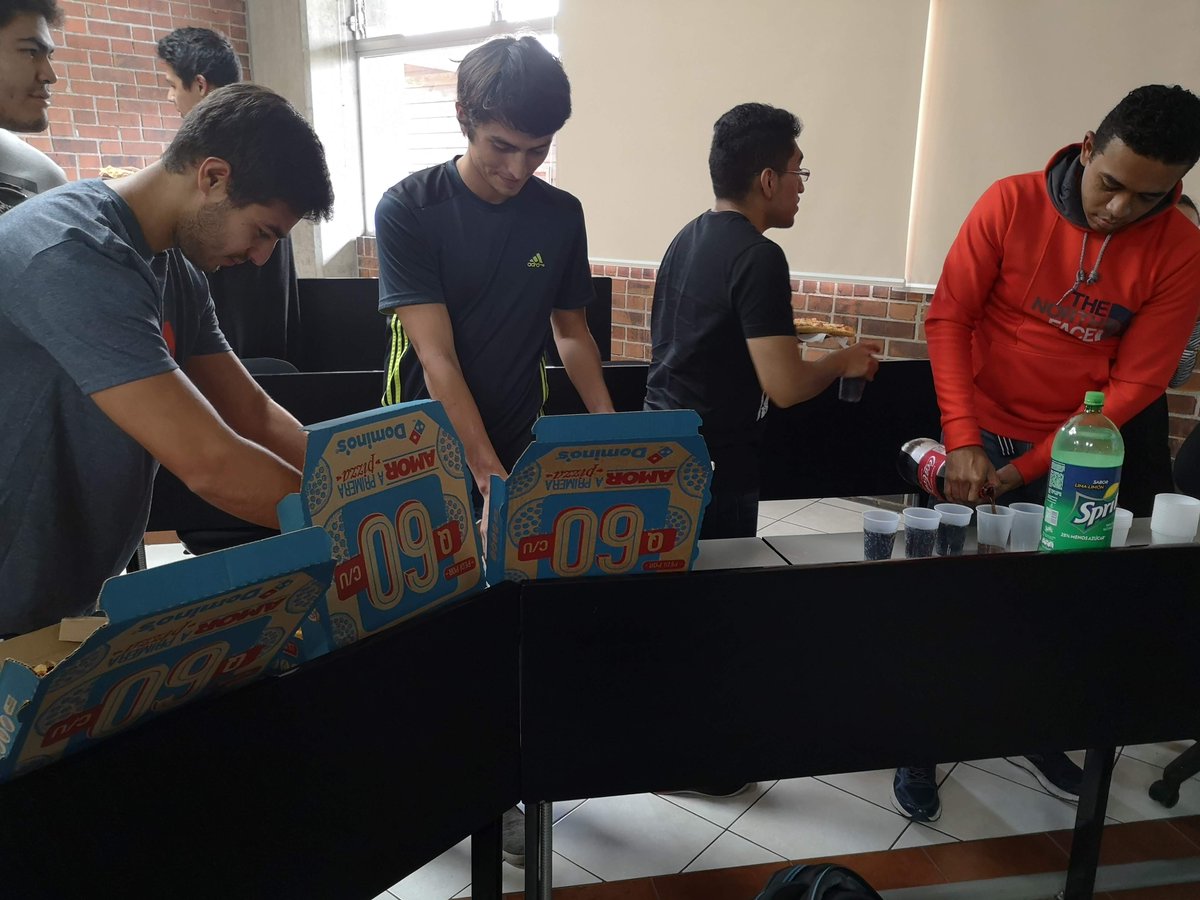 JDuchessGT's tweet photo. Durante el #BeyondHacktoberfest donde estuvimos hablando del #OpenSource con @itrjwyss y como contribuir y disfrutamos de una deliciosa pizza al finalizar gracias a @Auth0Ambassador @auth0 https://t.co/Uvjpgw5GkY