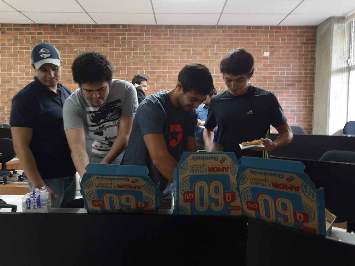 JDuchessGT's tweet photo. Durante el #BeyondHacktoberfest donde estuvimos hablando del #OpenSource con @itrjwyss y como contribuir y disfrutamos de una deliciosa pizza al finalizar gracias a @Auth0Ambassador @auth0 https://t.co/Uvjpgw5GkY