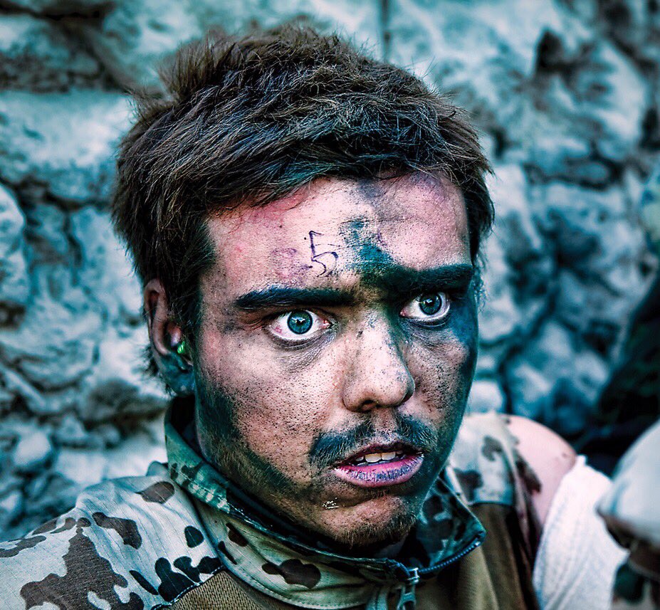 Взгляд на 2000 ярдов мем. Взгляд на 2000 ярдов. Взгляд войны. Взгляд на 1000 ярдов. Взгляд на 2000.