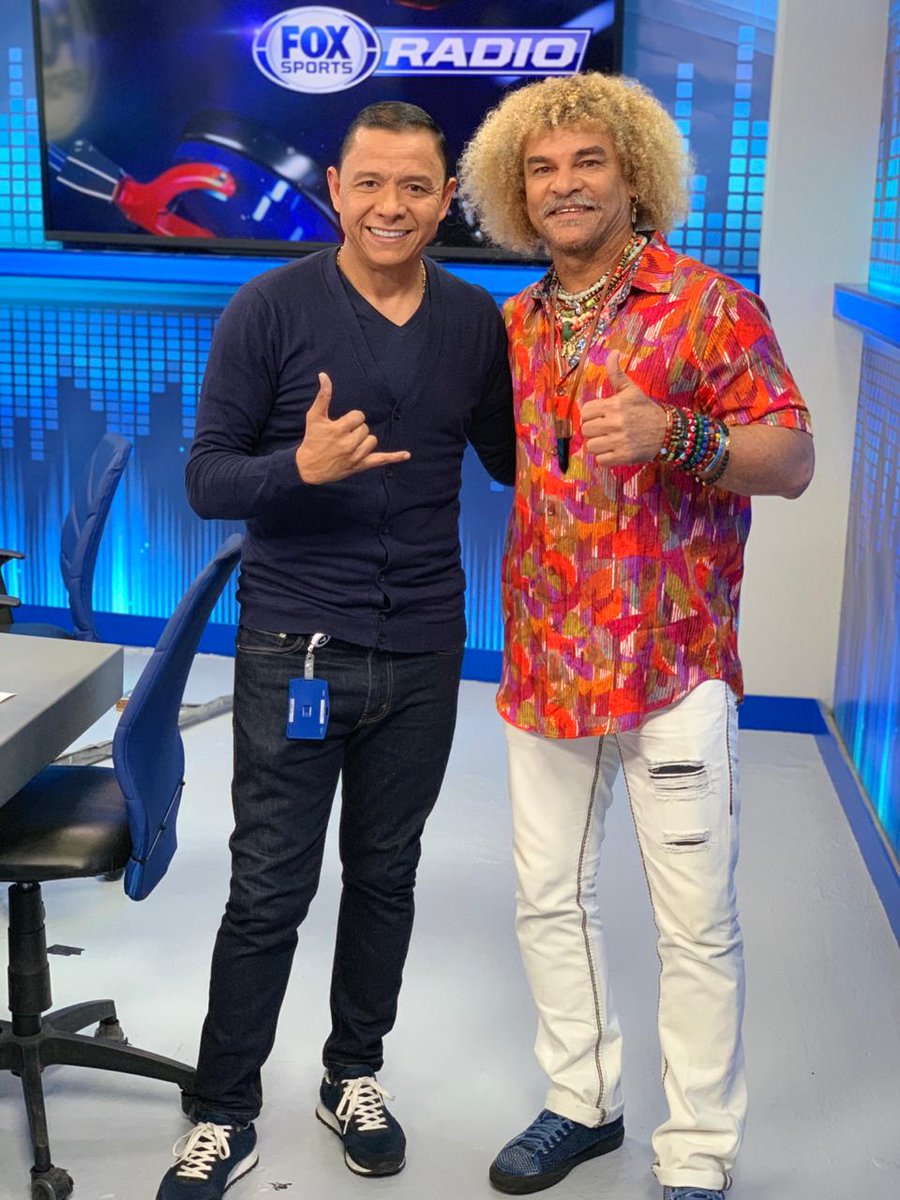 ¿Cuánto mide Carlos Valderrama? (El Pibe) - Altura - Real height DsfbsEhW0AAOrID