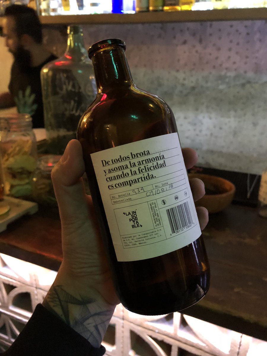 RDHS's tweet photo. Este ginebra llegó a mis mano ahorita que festejamos lode EDC. Que chingona es la vida cuando quiere 🙏🏼 https://t.co/mwyEUCcZI1