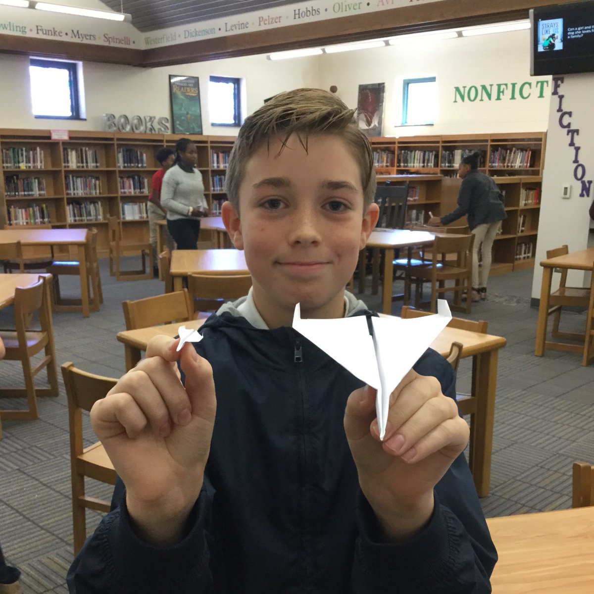 DCMSMediaCenter's tweet image. Our Gators showcased their creativity with everything from fast planes to fancy planes and trick planes to tiny planes.  Each month, Mrs. McMichael sponsors a Gators Unglued program featuring a STEAM or craft activity.  #RHSDLibraries  #ThankfulForSchoolLibraries  #GatorsUnglued