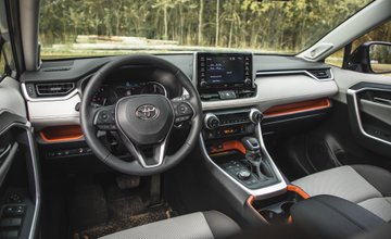 PEACEARCHTOYOTA's tweet photo. The new Toyota RAV4 has personality again: https://t.co/7UIKjGNmiy https://t.co/oKX3A4p9X0