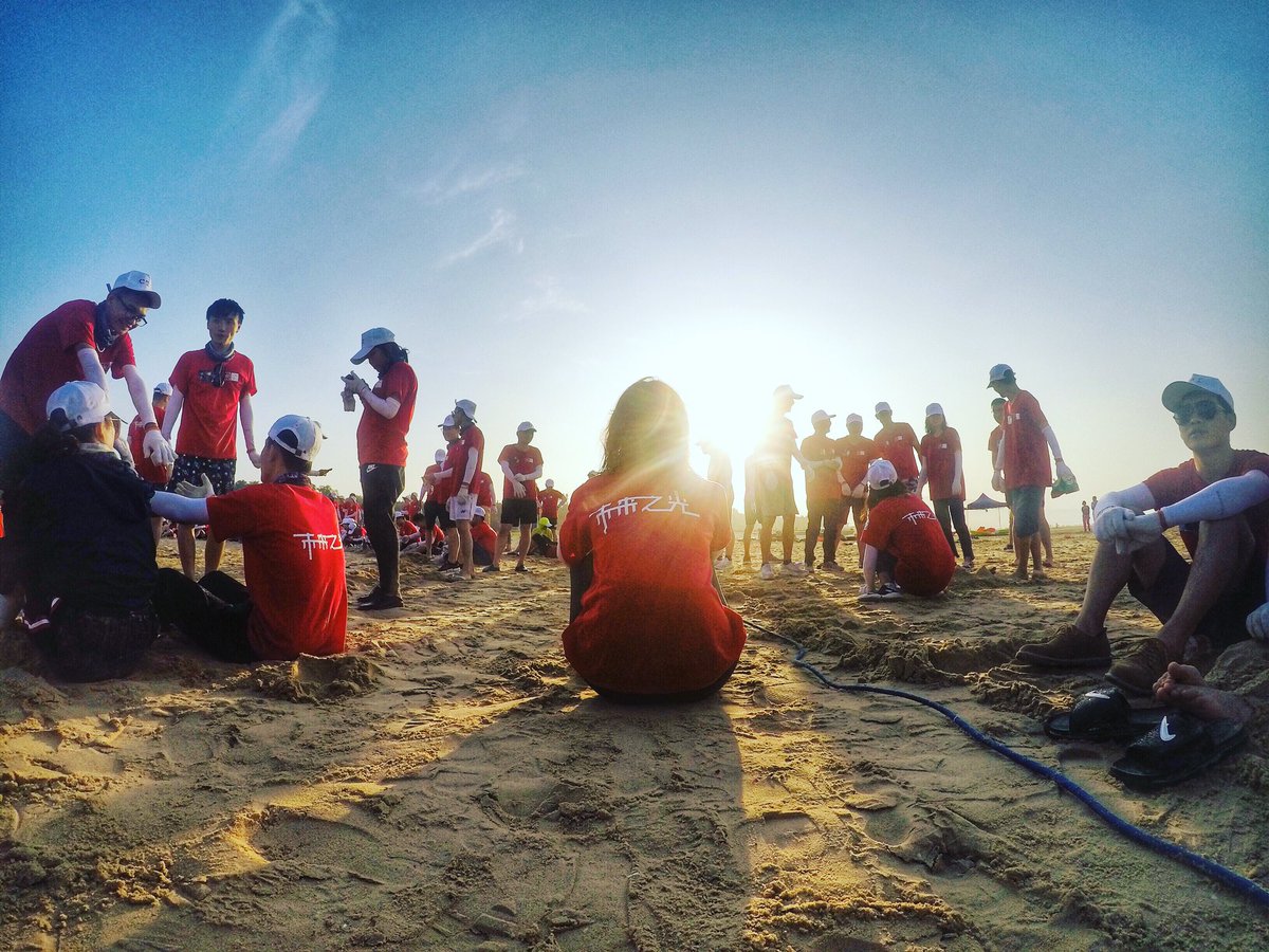 Smartcloud6's tweet image. Photo of the day @KiKi
So hot. Still summer time in SZ. 😵😵
#photooftheday #sunset #gopro #goprohero6 #selfie #life