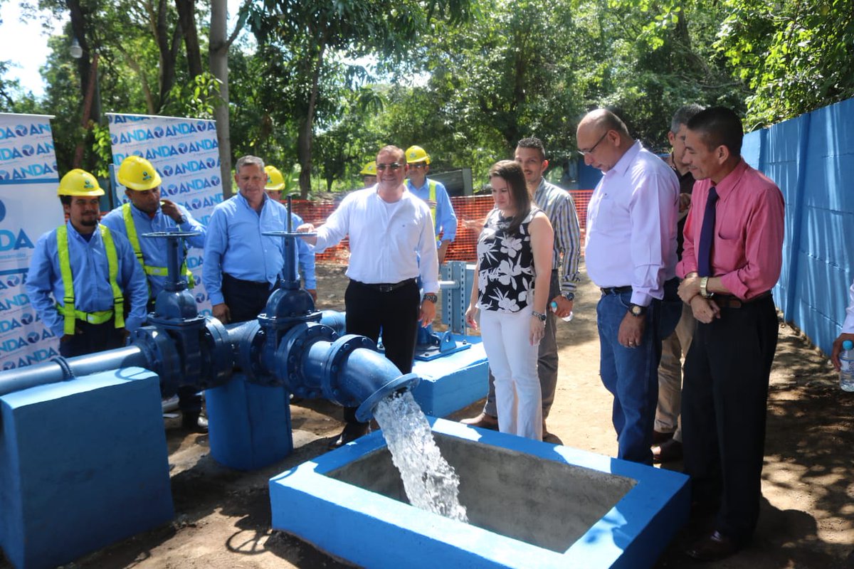 ANDASV's tweet photo. Hay puntos críticos históricos que están al final de la cadena de suministro, en ellos nos enfocamos para realizar un plan estratégico de perforación de 36 nuevos pozos, Ya hemos entregado varios como en El Sitio, San Miguel,Jutiapa, Santo Tomás y a diciembre planeamos tener 50% https://t.co/bvigm52Z5B