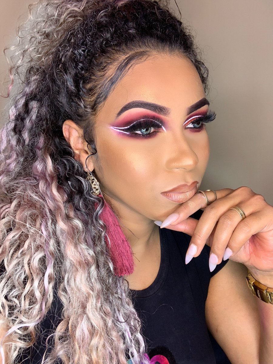 moura_aliny's tweet photo. Make basiquinha, pra ir ali na padaria .. 😅😍♥️ https://t.co/KgLe2XUTzw
