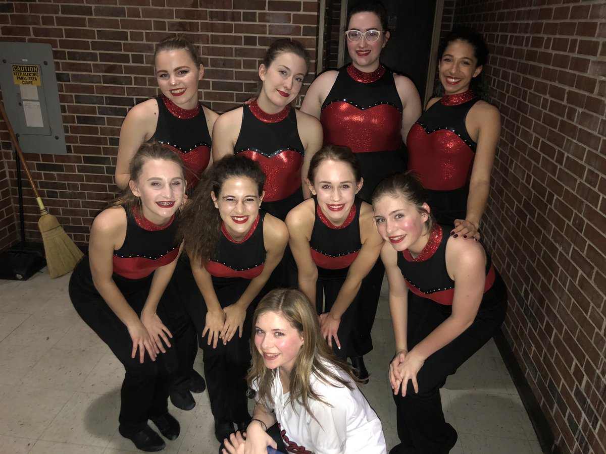 jhite000's tweet photo. @CHSDance_ getting prepared to move the floor @CentralBulldog @321Bulldogs https://t.co/T7UFJOKqSg