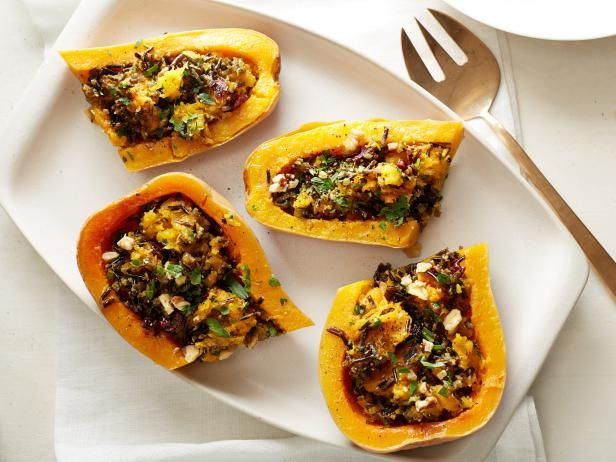 theblendergirl's tweet photo. Going to a #Thanksgiving but don't eat meat? This Wild-Rice-Stuffed Butternut Squash is the perfect #vegan #recipe to bring, others can eat it as a side dish, but it's filling enough for a main course https://t.co/SYeF7dBDBc @FoodNetwork #vegetarian #eat #food #recipe #recipes https://t.co/CK7kNlnP9S