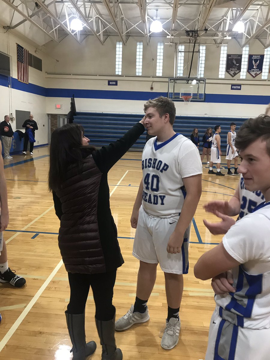 ReadyHoops's tweet photo. Picture day ✔️ Last minute hair styling courtesy of mom ✔️✔️
@ReadyHoops @ReadyAthletics @BishopReadyHS https://t.co/FfZH7MbDnN