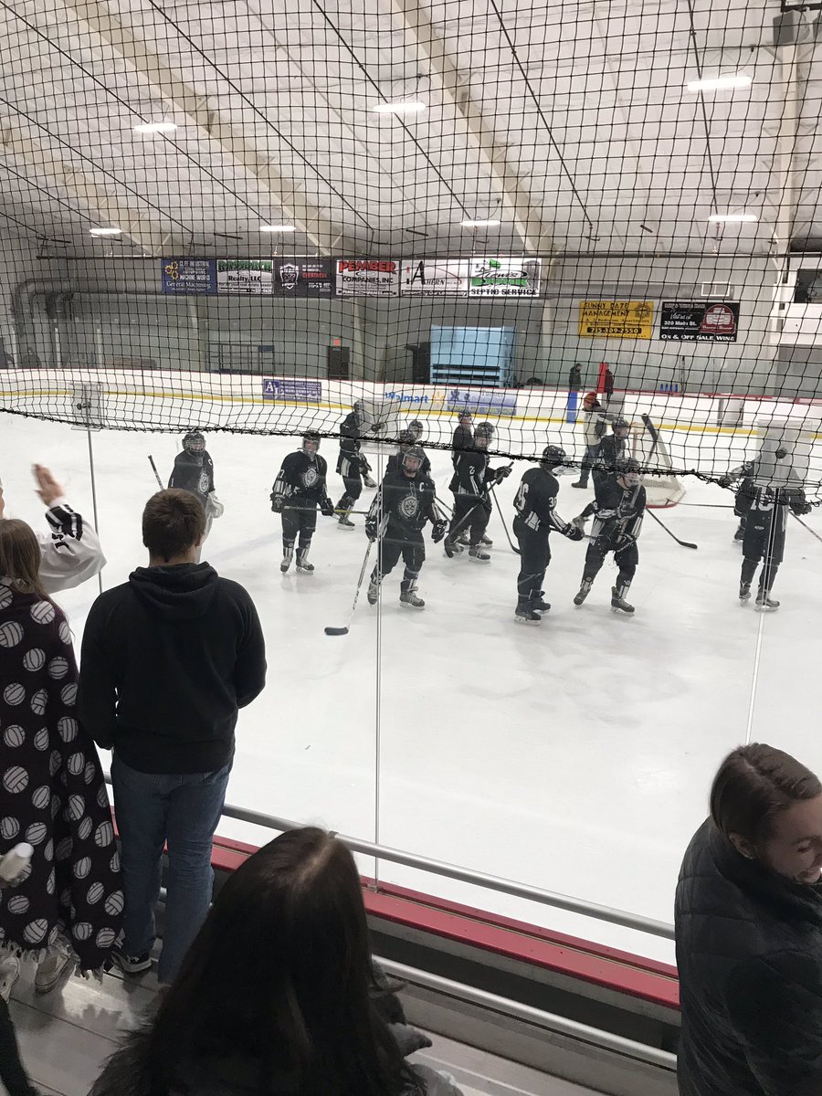 weareRAMHockey's tweet photo. A total of 35 saves for @keatcomero. Final score 4-2 Mustangs. First game in the books. Exciting season to look forward to #weareRAM π #baaaa https://t.co/w4kD1zlYwl
