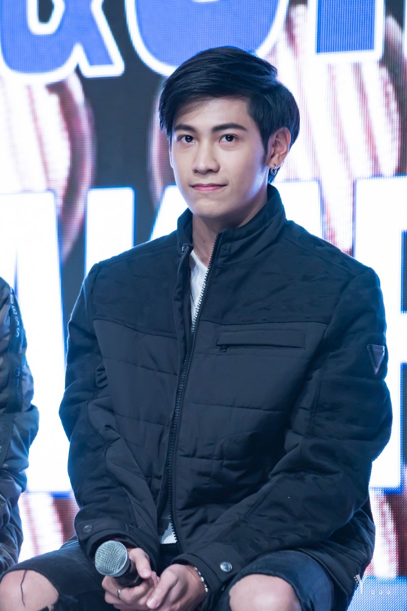 sys_sa's tweet image. คิดถึง ^^
#SingtoPrachaya
#KristSingtoFMinJakarta 2018.11.17