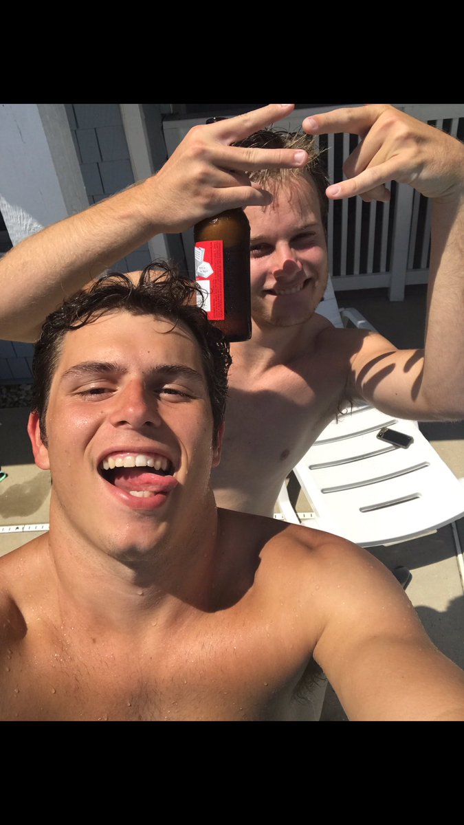 VanillaThunda2's tweet photo. Happy 20th birthday to my guy, josh !! I love you brother, live it up❤️ https://t.co/i8au36k20R