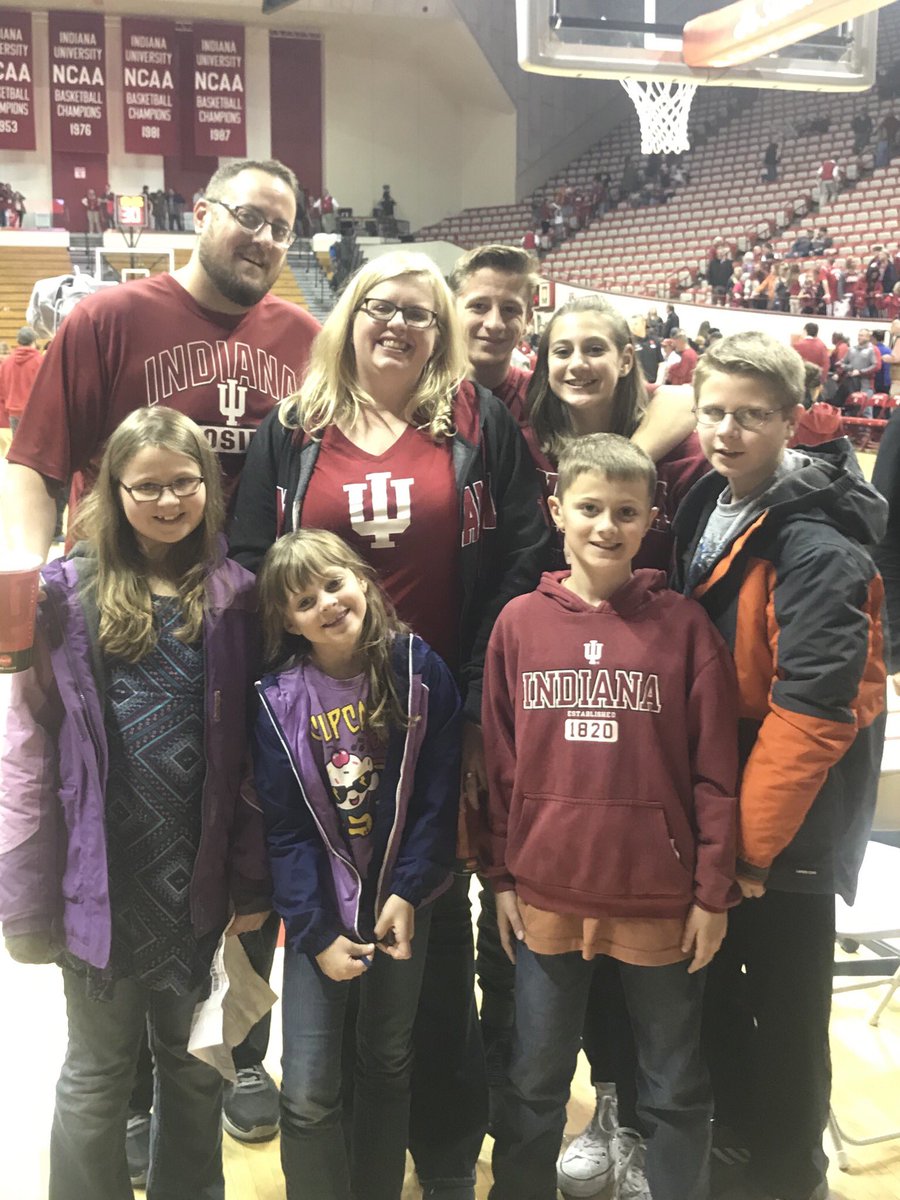 Took 6 nieces and nephews to Indiana basketball game tonight w/ <a href="/StephieErwin/">Stephanie Erwin</a> #iubasketball