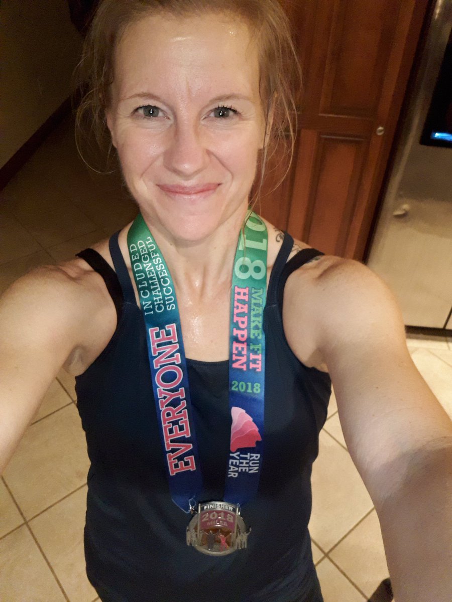Ea52Erin's tweet photo. 9 miles today earned me this beauty! 2018 miles!! And I'm not done yet! #RunTheEdge #runtheyear2018 https://t.co/TUvHCjsBRN