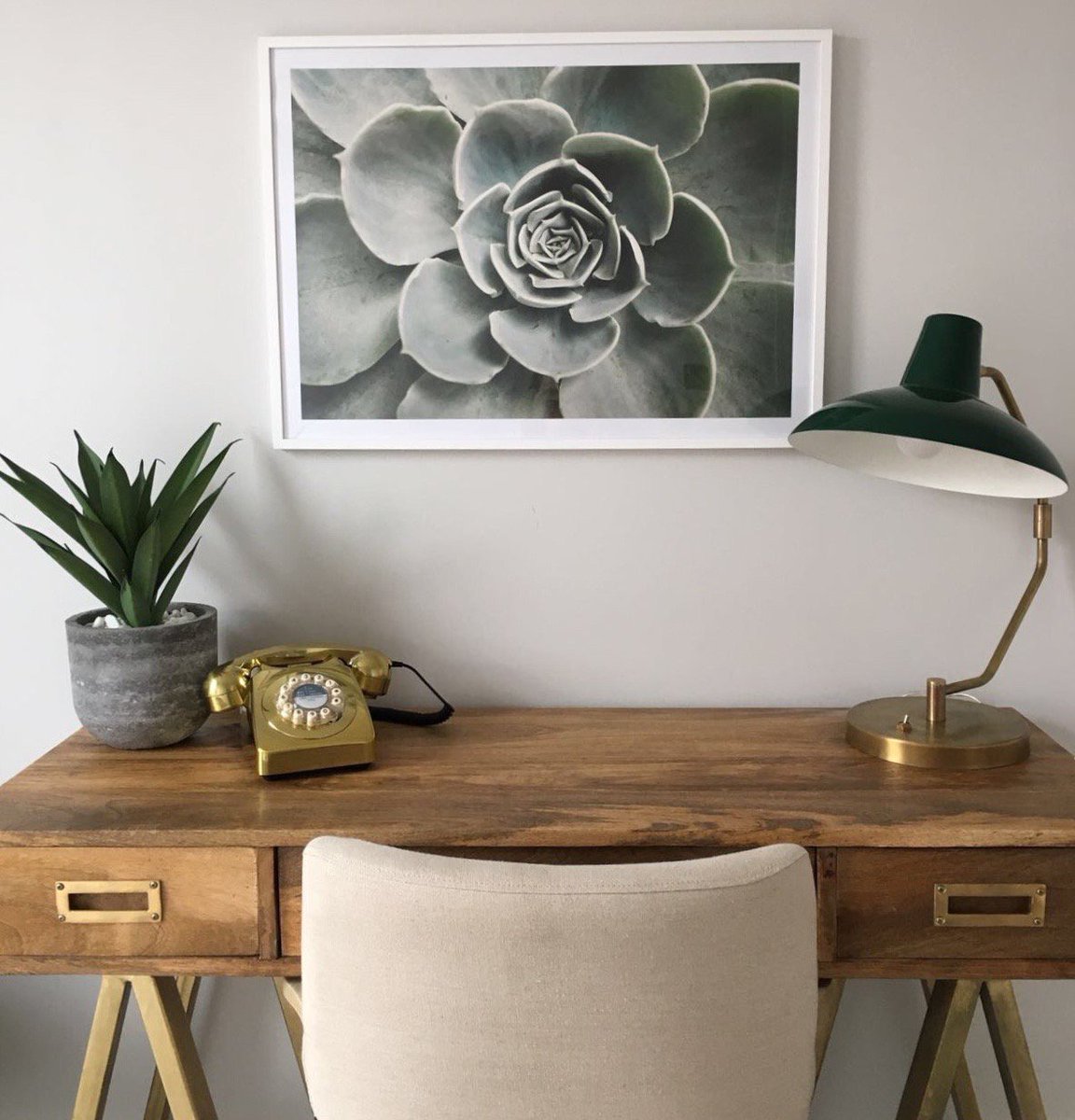 EhgHome's tweet image. A reminder that our wonderful winter sale is now on! ❄️🙌🏼We are offering 10 weeks of furniture hire for 8 weeks (what a bargain!) . To qualify please contact our team by Jan 1st 2019. #wintersale #promotion #interiorstyling #furniturehire