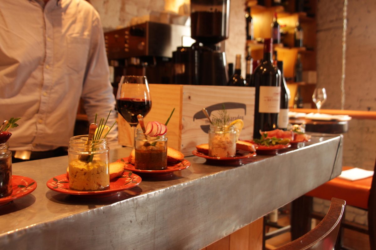 Service! Patiently waiting pots at lunch yesterday. #thefrenchparadox