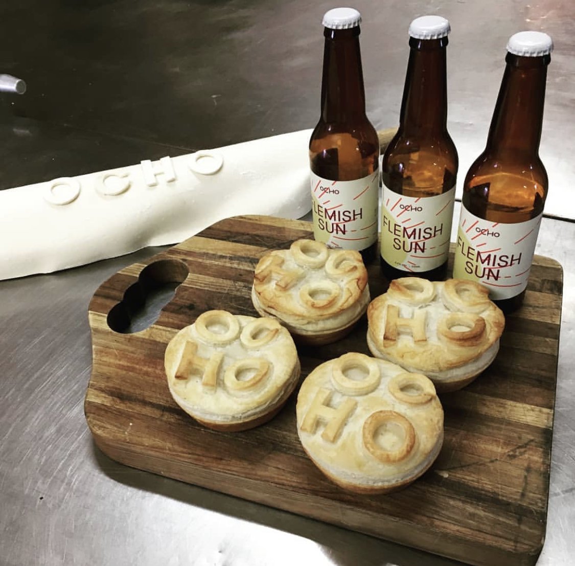Is there anything better than a beer and a pie? Throwback to a collab between @ochobeer and master baker Dead at the Exeter Bakery 📷: @ochobeer #tasbeer #tasbeertrail #craftbeer #tasmaniancraftbeer #australiancraftbeer #drinklocal