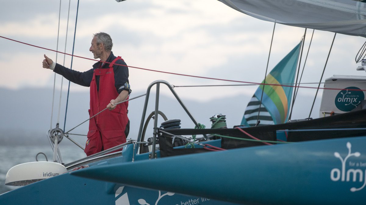OlmixSailing's tweet photo. Pierre Antoine : « Après la destruction du bateau par la foudre, on a beaucoup travaillé pour le reconstruire. Le soutien d’@olmixgroup a été total depuis 4 ans, pour nous permettre d’être là aujourd’hui » (Photo: A. Courcoux) https://t.co/MkSvPeXEvz