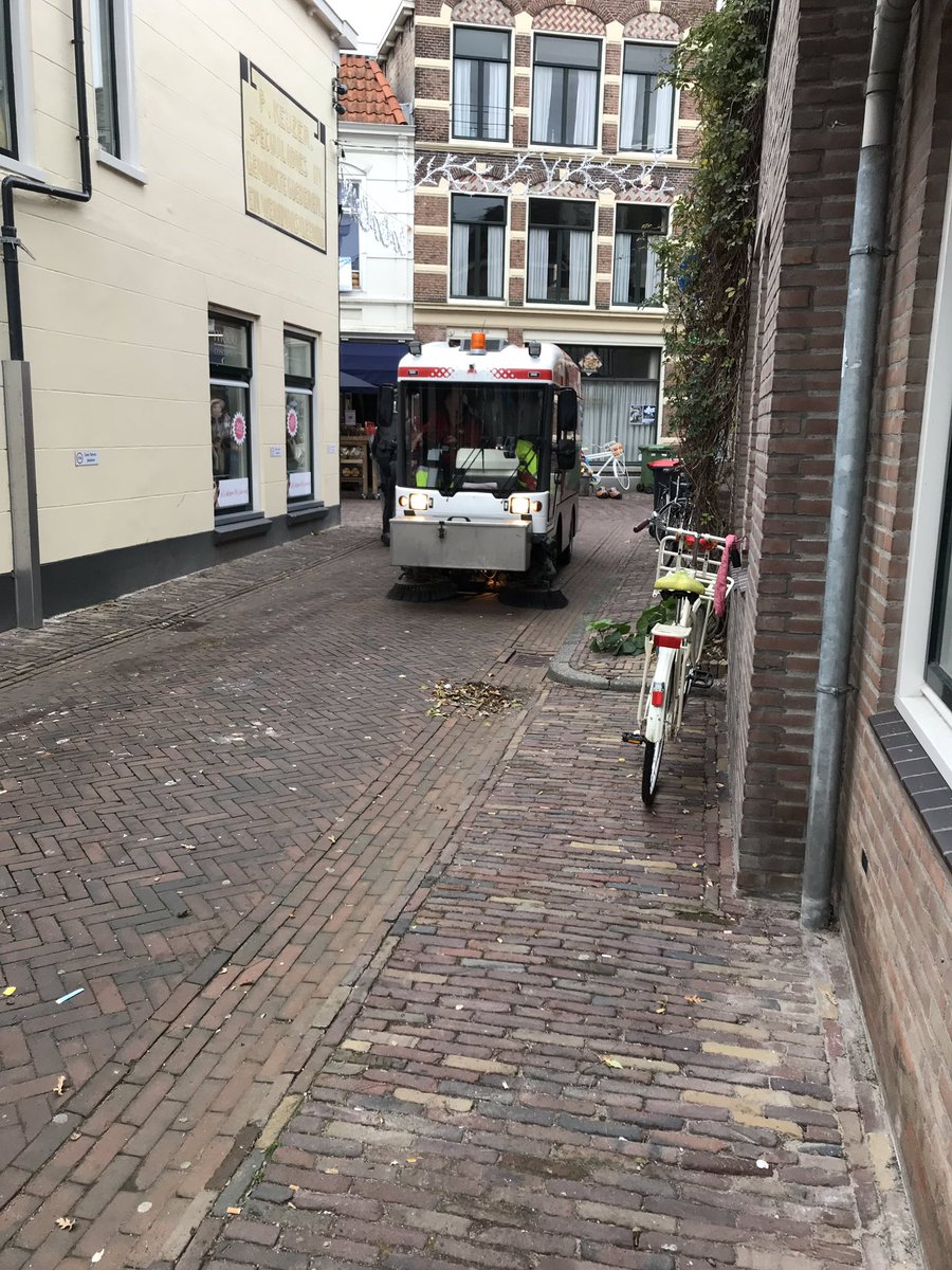 Antonklapwijk's tweet photo. Super service @Gemeente_Lwd #weerschoon https://t.co/CTI9XnN27E