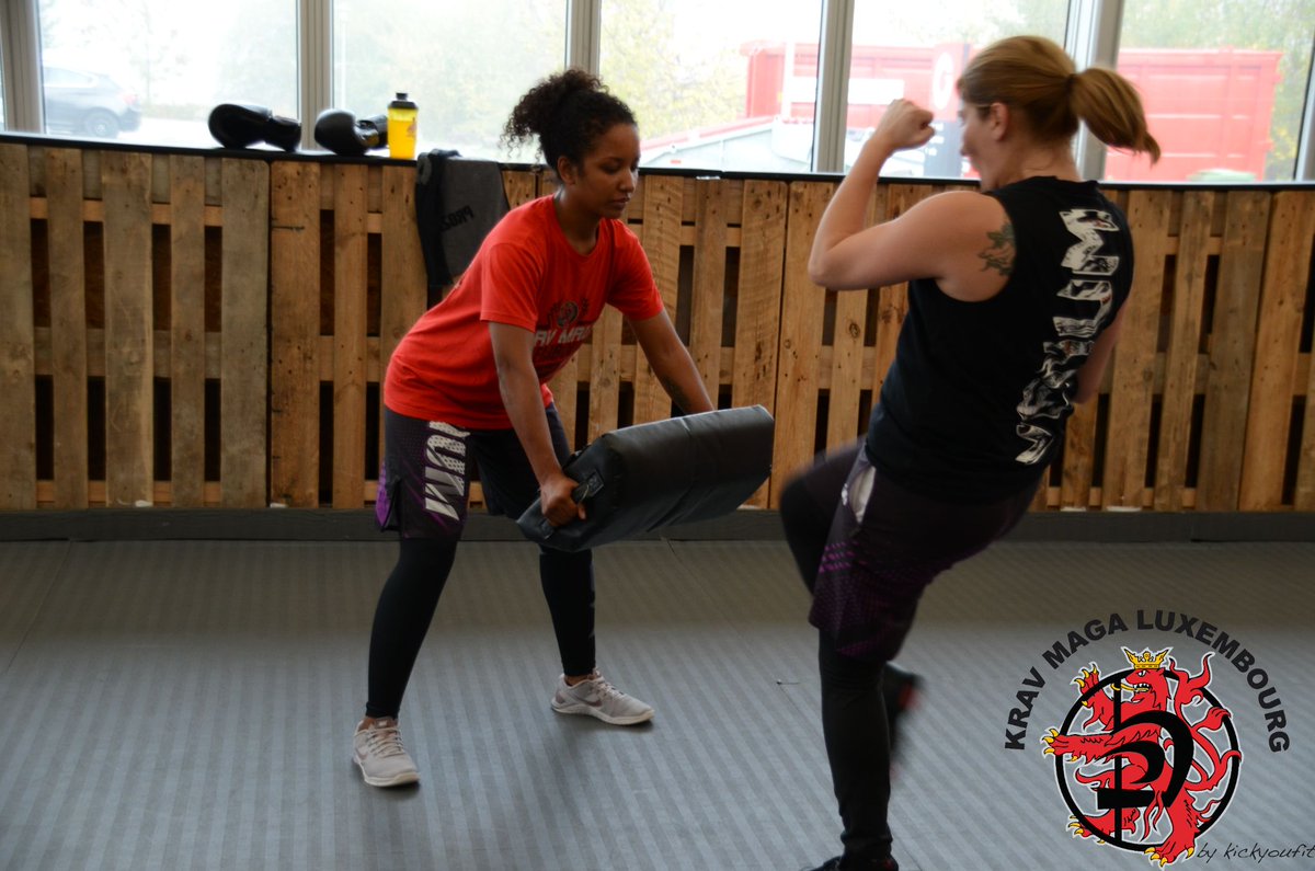 KravMaga_Lux's tweet photo. You can do it! Tu vas y arriver!
#kravmaga #kickyoufit #jointhetribekickyoufit #bagclass #kml #kravmagacenterluxembourg https://t.co/GaDTpH9lVS