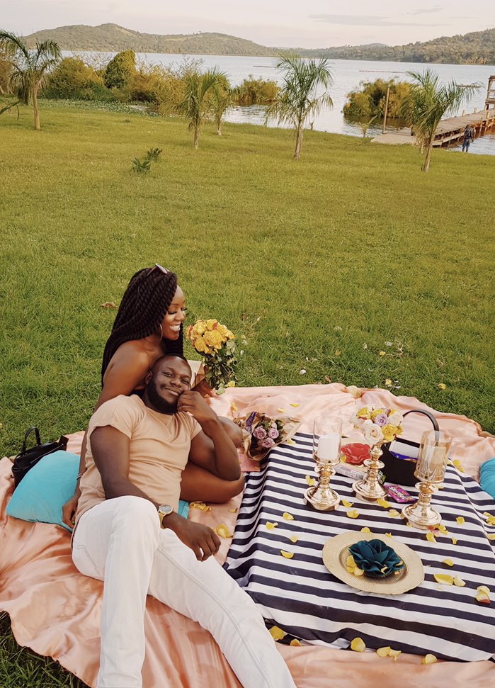 kasalinaa's tweet photo. thank God I fell in love with a romantic because this that cute stuff I never thought I would experience 😭
thank you boo, for this beautiful surprise and for loving me as much as you do!
🍷🕯🌴💐🌺🌼💘 https://t.co/PAiKTJmu10