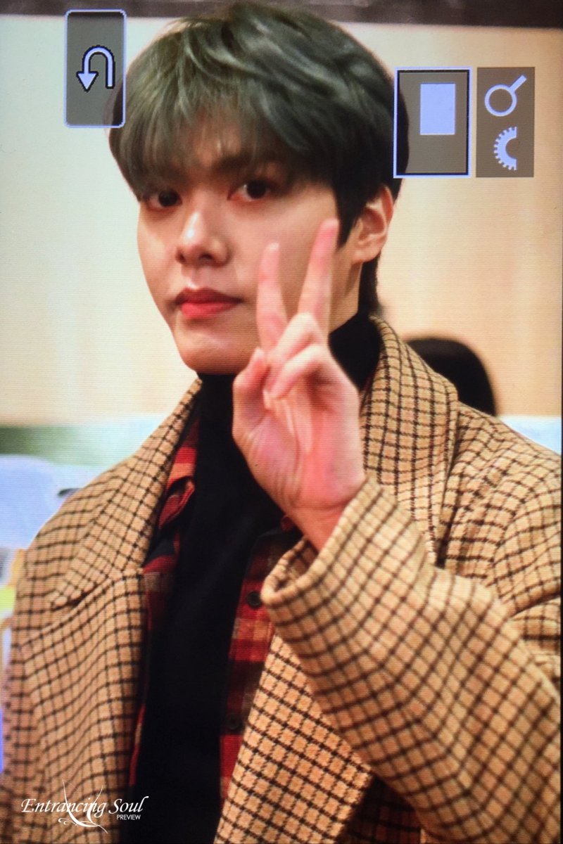 entrancing_soul's tweet photo. 181121 preview

소중한 한솔아❤ 
스물다섯번째 생일을 진심으로 축하해🎉
와줘서 고마워😍😍

#지한솔 #JIHANSOL
#뉴키드 #newkidd @jflo_newkidd https://t.co/0tjATJBZk3