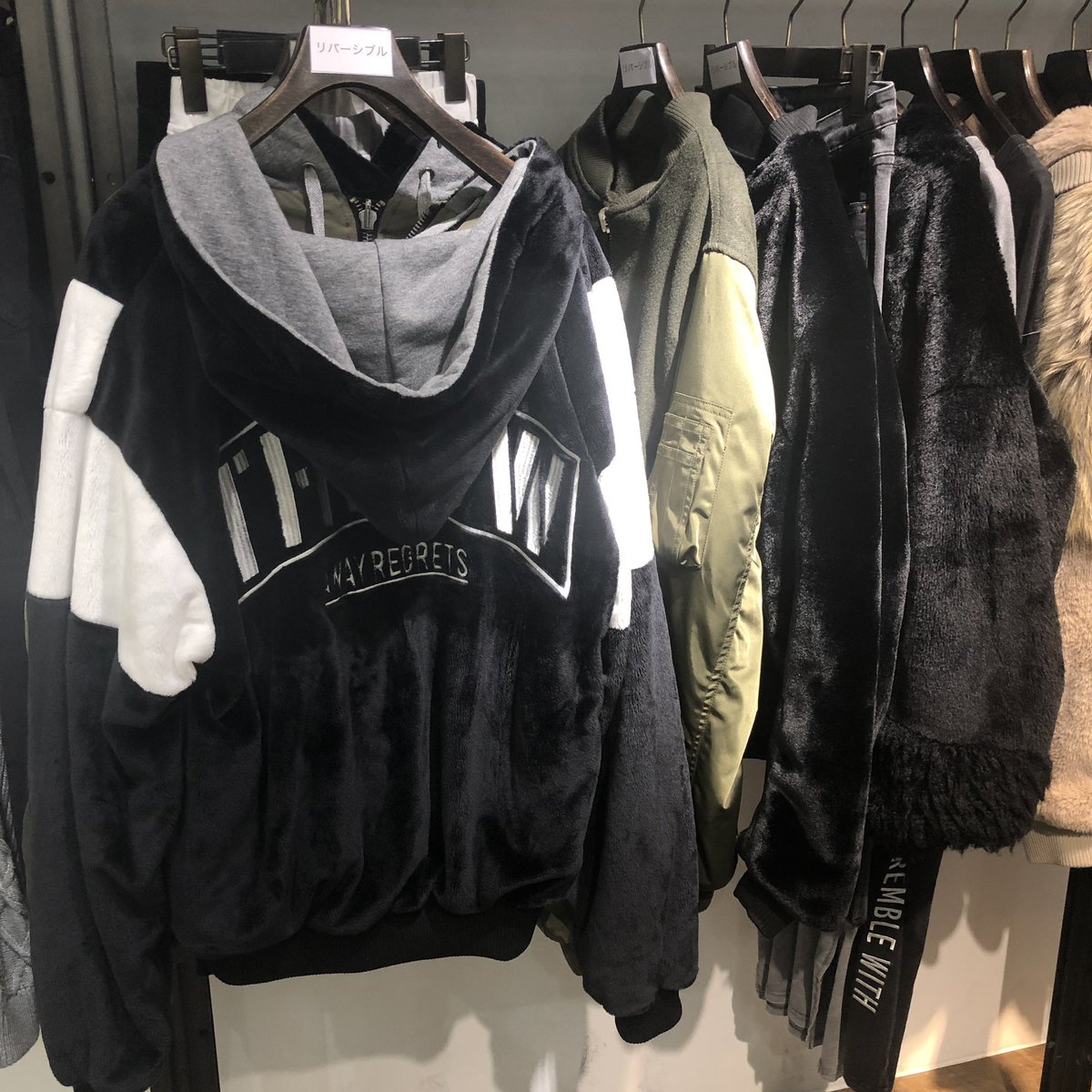 SHIBUYA109NET's tweet photo. #RogerRaw の人気アウター❤︎
コーデの主役になるネイティブ柄の
カーディガンやリバーシブルの
ボアパーカー、デニムブルゾンに
ファーが取り外し可能なものなど
着まわしが楽しめちゃうよ😍✨

https://t.co/j0bGQLL7Jq https://t.co/bE1G3m6Za1
