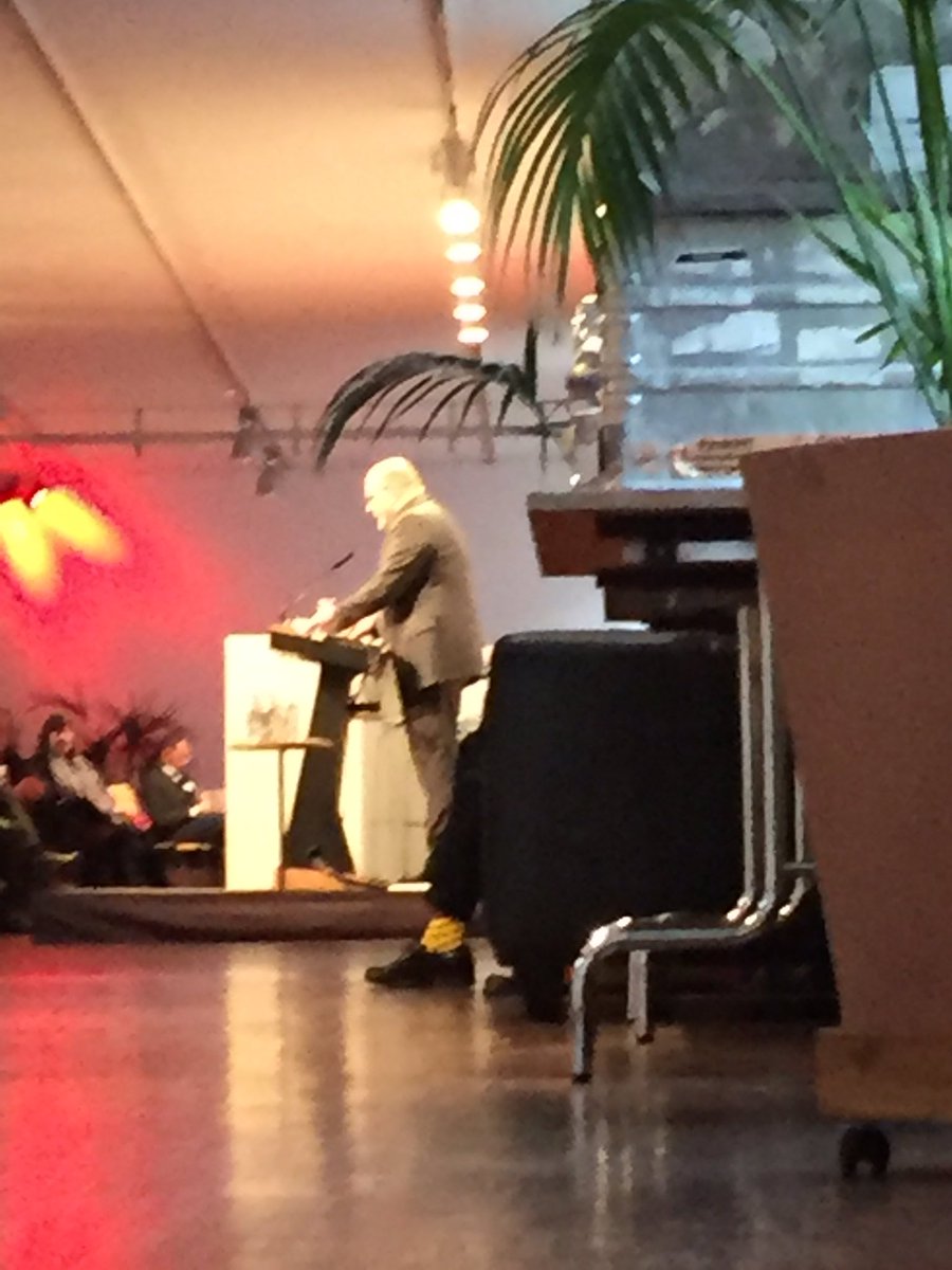 Kampeter Traola Twitterren