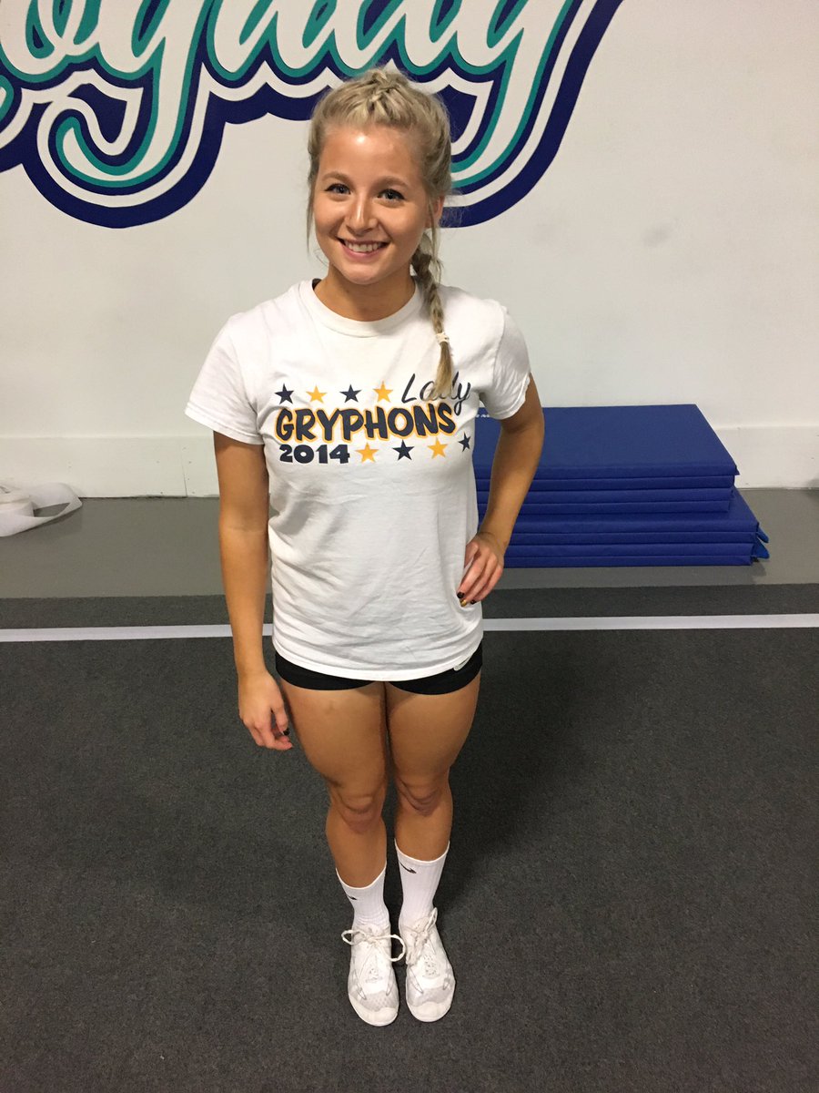 CR_Wi5H's tweet photo. WHITE OUT WITH @CR_MISSLASH 

&amp; ALYSSA IS OUR ATHLETE OF THE WEEK 💫 https://t.co/lFWrS6JLU1
