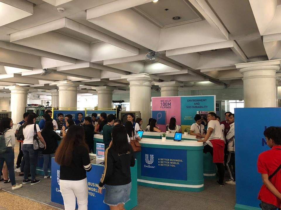 dlsubms's tweet photo. Hi everyone!

Get a glimpse of the business, brands &amp; the exciting career opportunities at Unilever!

Exciting freebies &amp; prizes are in store for you!

Come &amp; visit the booth at Yuchengco Lobby!

#UTourDLSU
#UTour2018
#WeAreMakers
#BMSxUnilever https://t.co/KLYsclrrBn