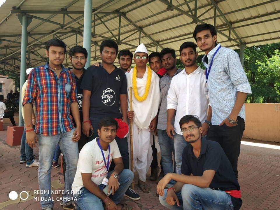 JanSansad1's tweet photo. 2 years ago we started this journey of bringing a change by repaying the debt to the society for everything it has given to us. 
Today we are going forward with same enthusiasm and with so many new and dynamic people.
#JanSansad #ForThePeople #FortheNeedy #ForTheSociety https://t.co/RIVNLoXIpo