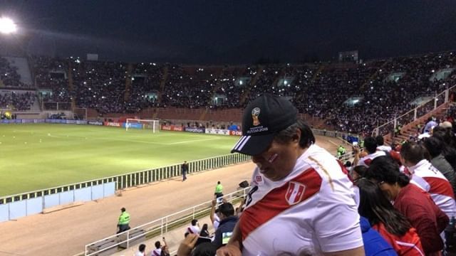 FanClubPeru2's tweet photo. La hinchada está prendida en Arequipa !!! #vamosperu #lablanquirroja #peruvscostarica #peru #arequipa https://t.co/CS94Ox9lTj https://t.co/HjL6ZtQ3GN