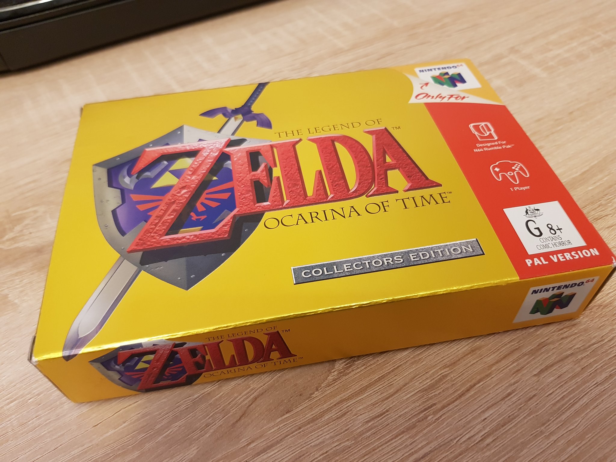 N64 Today on Twitter: "More shots of the awesome Australian PAL The Legend of Zelda: Ocarina of Collectors Edition. shiny! 😍 https://t.co/sllkLd7Cyp" / Twitter