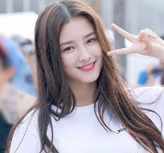chelseacaseyz's tweet photo. Ai ai cũng có duyên phần,
Bon chen mặc kẻ, tảo tần thây ai https://t.co/kbLsxjU85a