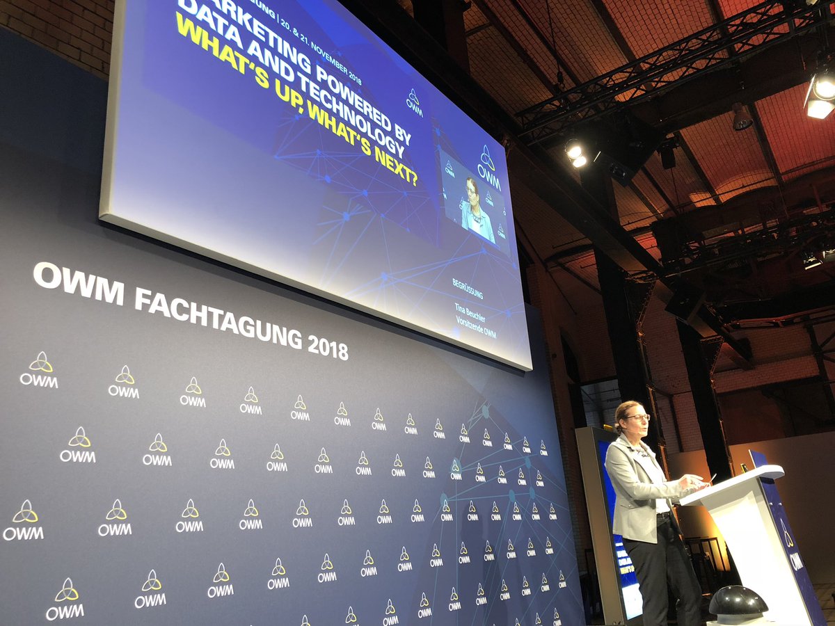 Mirko_Kaminski's tweet photo. Tina Beuchler, Nestlé, auf der OWM-Bühne: Investitionen der Werbungtreibenden in digitale Kommunikation - auch ins Influencer Marketing - wachsen dramatisch. Und: Alle Mitgliedsunternehmen (100%) sagen, Marken haben eine gesellschaftliche Verantwortung. https://t.co/ObzHvbbvE1