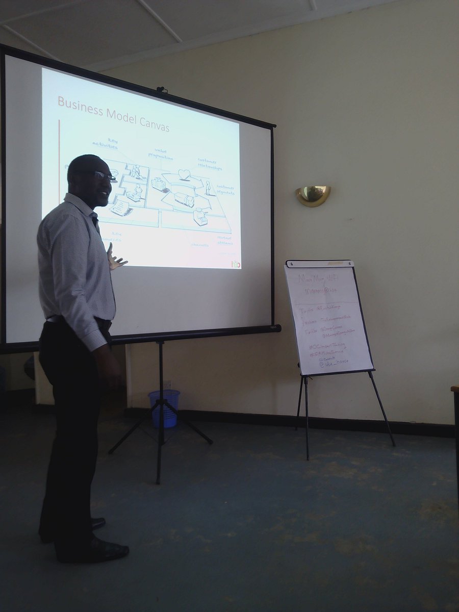 harrymwailengo's tweet photo. Day 3 at the #EAHubsSummit #OCImpactTraining. It starts with why - the passion ... Golden Circle ....
@OrangeCorners 
@EntHubKenya 
@Sote_Hub 
@machariamuhoho https://t.co/oKIUjL2h0l