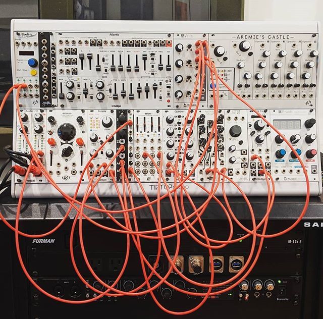 gobblebit's tweet photo. To hell with color coding your cables. .
.
.
#eurorack #modularsynth https://t.co/8OMqbURhMb https://t.co/sZebMT3sKR