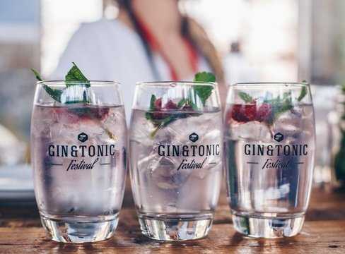 Come and enjoy a gin and tonic on tap at the Green Prince Gin Barhttp://bit.ly/2PDATph#ginbar #montdorhotels