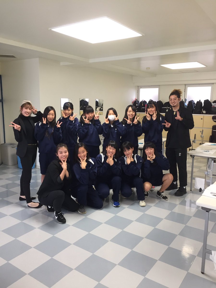 小出美容専門学校 堺本校 大阪校 学校選びはkoideを見てからでも遅くない 堺校で職場体験がありました 一日目はワインディングをしました O 9 明日はヘアサロン ネイル アイラッシュサロンを見学予定です 堺校の美容高等課程は中学校を卒業後に 小出美容専門学校 堺本校 大阪校 学校選びはkoideを見てからでも遅くない 堺校で職場体験がありました 一日目はワインディングをしました O 9 明日はヘアサロン ネイル アイラッシュサロンを見学予定です 堺校の美容高等課程は中学校を卒業後に