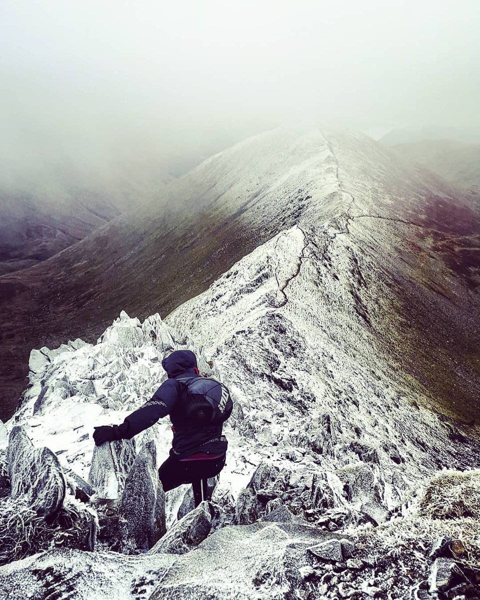 HettyKey's tweet image. Yesterday's run was a little whiter than expected! ❄

High winds &amp;amp; sharp snow showers made for some interesting (but fun) moments along Swirral Edge. Excited for more winter adventures!

#LakeDistrict #UKRunChat #fellrunning #trailrunning